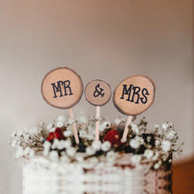 Load image into Gallery viewer, 1Pcs Hollow Letter Love Just Married Mr & Mrs Cake Topper Mr and Mrs Cake Toppers Wooden Wedding Cake Topper Party Cake Decoration Mr And Mrs Cake Topper Bride and Groom Wooden Wedding Cake Topper For Wedding Party Supplies