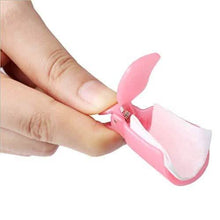 Load image into Gallery viewer, 20-Piece Set: Plastic Acrylic Nail Art Soak Off Cap Clip UV Gel Polish Remover Wrap Tool