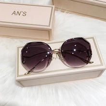 Load image into Gallery viewer, Fashion Gradient Women and Girls Modern Hexagon Metal Sunglasses For Summer In Elegant Retro Post Modern Style With UV400 Protection