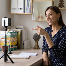 Load image into Gallery viewer, 3-in-1 Wireless Clip On Microphone Omnidirectional Noise Reduction Plug