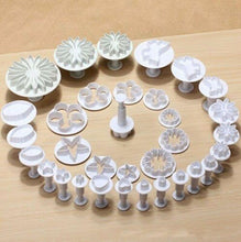 Load image into Gallery viewer, 33pcs Fondant Cutter Cake Tools Cookie Mold Biscuit Mould Craft 3D Bakeware Sets New Baking Mold Pastry Fondant Cake Decorating Sugarcraft Cookie Cutter Tools Mold Durable Cake Mould For Cookies
