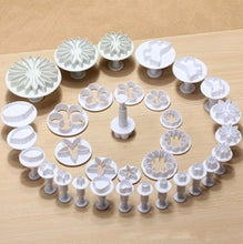 Load image into Gallery viewer, 33pcs Fondant Cutter Cake Tools Cookie Mold Biscuit Mould Craft 3D Bakeware Sets New Baking Mold Pastry Fondant Cake Decorating Sugarcraft Cookie Cutter Tools Mold Durable Cake Mould For Cookies