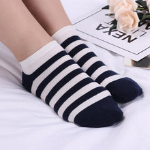 Load image into Gallery viewer, 5 Pairs 3D Cartoon Harajuku Cat Cute Heart Invisible Cotton Socks Casual Boat Socks Funny Girl Ankle Sock Set for Women