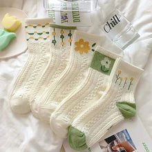 Load image into Gallery viewer, 5-Pairs: Stylish Retro Floral Socks