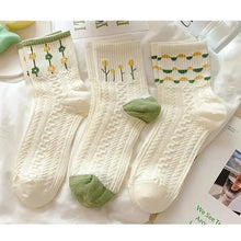 Load image into Gallery viewer, 5-Pairs: Stylish Retro Floral Socks