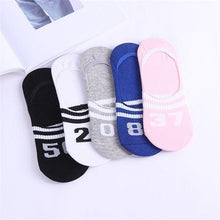 Load image into Gallery viewer, 5 Pairs/Lot Cute Harajuku Animal Women Socks Set Funny Spring Cat Dog Rabbit Panda Low Cut Short Sock Happy