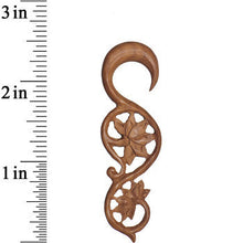 Load image into Gallery viewer, 2G Organic Wood Climbing Lotus Flower Hand Carved Hanger Set