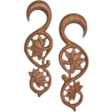 Load image into Gallery viewer, 2G Organic Wood Climbing Lotus Flower Hand Carved Hanger Set