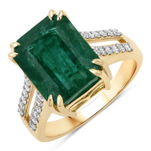 Load image into Gallery viewer, IGI Certified 8.49 Carat Genuine Zambian Emerald and White Diamond 14K Yellow Gold Ring