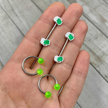 Load image into Gallery viewer, 14G 9/16 Green Beer St Patricks Horseshoe Barbell Nipple Set of 4