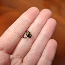 Load image into Gallery viewer, 20G 5/16 Black Understated Octopus Cartilage Closure Ring