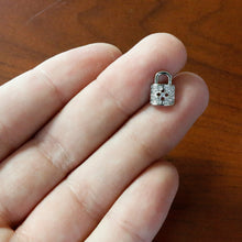 Load image into Gallery viewer, 16G 1/4 Clear CZ Gem Lock It Up Labret