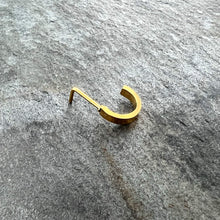 Load image into Gallery viewer, 20G 1/4 Gold Tone Simply Smooth Faux Hoop L Shape Nose Ring