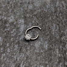 Load image into Gallery viewer, 16G 3/8 Clear Gem Starry Flower Hinged Segment Ring
