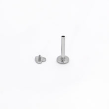 Load image into Gallery viewer, 16G 1/4 Internally Threaded Simple Style Heart Labret Tragus