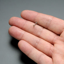 Load image into Gallery viewer, 16G 1/4 Internally Threaded Simple Style Heart Labret Tragus