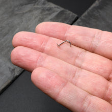 Load image into Gallery viewer, 20G 1/4 Itty Bitty Bat Left Side Nose Screw