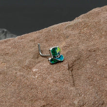 Load image into Gallery viewer, 20G 7mm Glitter Top Hat Shamrock St Patricks L Shape Nose Ring