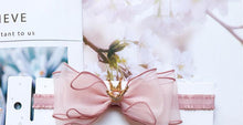 Load image into Gallery viewer, Luxury Modern Pearl Handmade Baby Girls Bowknot Crown Headband Lace Elastic Hair Band Bow For Girls Baby