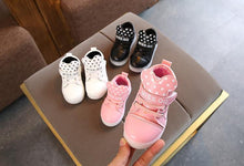 Load image into Gallery viewer, Girl LED Lights Shoes Flexible Casual Design Comfortable Soft Toddler Shoe For Running Walking Excellent Gift
