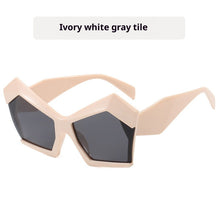 Load image into Gallery viewer, Oversized Square Cateye Polarized Sunglasses Big Trendy Style Fashionable Personality Big Frame Sunglasses New Fashionable & Popular Street Style Sunglasses For Women