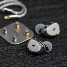 Load image into Gallery viewer, SIMGOT EA1000 Fermat Dual-Magnet Dual-Cavity DD+PR Structure HiFi Earphones IEM Wired Earbuds with Detachable Cable for Musician