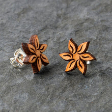 Load image into Gallery viewer, Natural Maple Wood Blooming Flowers Stud Earrings