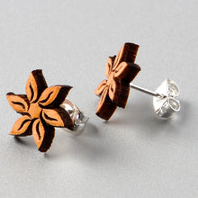 Load image into Gallery viewer, Natural Maple Wood Blooming Flowers Stud Earrings