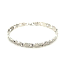 Load image into Gallery viewer, 14k White Gold Heart Shape Textured Bracelet
