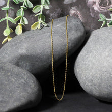Load image into Gallery viewer, 18k Yellow Gold Diamond Cut Cable Link Chain (0.80 mm)