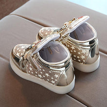 Load image into Gallery viewer, Modern Trend NEW Fashion Style Baby Fashion Sneakers For Children Girls Star Luminous Child Casual Colorful Light LED Shoes Sneakers