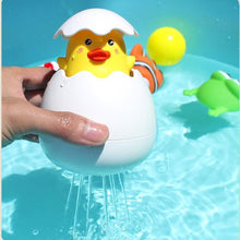 Load image into Gallery viewer, Modern Cartoon Duck Baby Water Toys Bath Toys Children Bathroom Sprinkler Toys Penguin Clockwork For Kids
