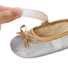 Load image into Gallery viewer, Baby Newborn Infant Princess Shoes Comfortable Sole Baby Infant 0-18M Soft Material Cute Unique Design