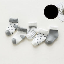 Load image into Gallery viewer, 5 Pair High Quality Thicken Cartoon Comfort Cotton Newborn Socks Kids Boy And Girl Socks