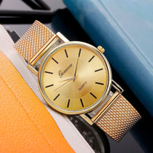 Load image into Gallery viewer, New Women's Casual Silicone Strap Quartz Watch Top Brand Girls Bracelet Clock Wrist Watch For Women and Girls