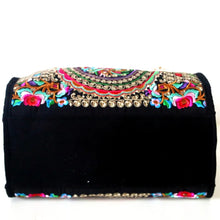 Load image into Gallery viewer, Women's Canvas Handbags Hot Sale Casual Shoulder Bag Floral Embroidered Ethnic Bag Vintage Messenger Bag Ladies Crossbody Bag