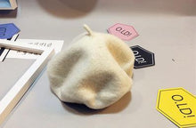 Load image into Gallery viewer, Baby Hat Beret British Painter Bud Of Pure Wool Cap For Girls In Modern New Retro Design