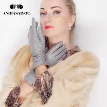 Load image into Gallery viewer, Light gray women leather gloves, sheepskin gloves female,best-selling women's winter mittens,Genuine Leather gloves women-2081