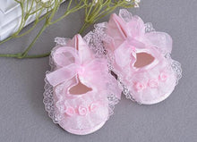 Load image into Gallery viewer, Baby Girls Princess Flowers White Elegant Luxury Shoes High Quality Lightweight Soft Sole Shoe