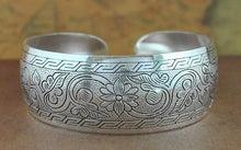 Load image into Gallery viewer, Big Elegant Luxury Amazing Classic Fashion Flower Metal Tibetan Indian Silver Vintage Retro Fashion Cuff Bracelet Bangle For Woman With Details of Animals