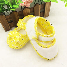 Load image into Gallery viewer, Baby Girl Shoes Soft Sneaker Kids Flowers Printed Newborn Cloth Shoes Lightweight And Breathable Shoe