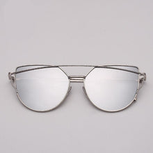 Load image into Gallery viewer, NEW Stevvex Designer Cat eye Sunglasses For Women and Ladies in Vintage Metal Reflective Glasse Mirror Retro Oculos De Sol Gafas Style With UV 400 Protection