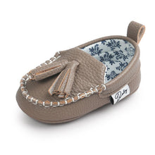 Load image into Gallery viewer, Baby Slippers Comfortable Newborn Babies Shoes Leather Outdoor Pre-walkers Unisex Soft Boots
