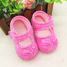 Load image into Gallery viewer, Baby Girl Shoes Soft Sneaker Kids Flowers Printed Newborn Cloth Shoes Lightweight And Breathable Shoe