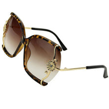 Load image into Gallery viewer, Luxury Brand New Women Sunglasses with Fine Lace and Rhinestone Decoration Semi-Rimless Frame Travel Sun Glasses Ladies Eyewear