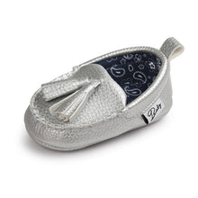 Load image into Gallery viewer, Baby Slippers Comfortable Newborn Babies Shoes Leather Outdoor Pre-walkers Unisex Soft Boots