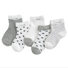 Load image into Gallery viewer, 5 Pairs Pack Children's Summer Mesh Socks Ultra-thin Breathable With Stars Moon Print For Boys And Girls