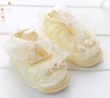 Load image into Gallery viewer, Baby Girls Princess Flowers White Elegant Luxury Shoes High Quality Lightweight Soft Sole Shoe