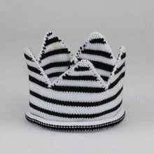 Load image into Gallery viewer, Modern Luxury New Trend Baby Hat Girls and Boys Crown Knitted Cap Toddler Empty Top Hats Newborn Design Woolen Yarn Bonnet For Kids