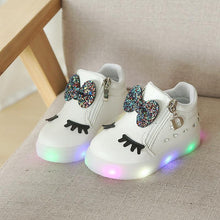 Load image into Gallery viewer, New Fashion Children Glowing Shoes Princess Bow Girls Led Shoes Spring Autumn Cute Baby Sneakers Shoes